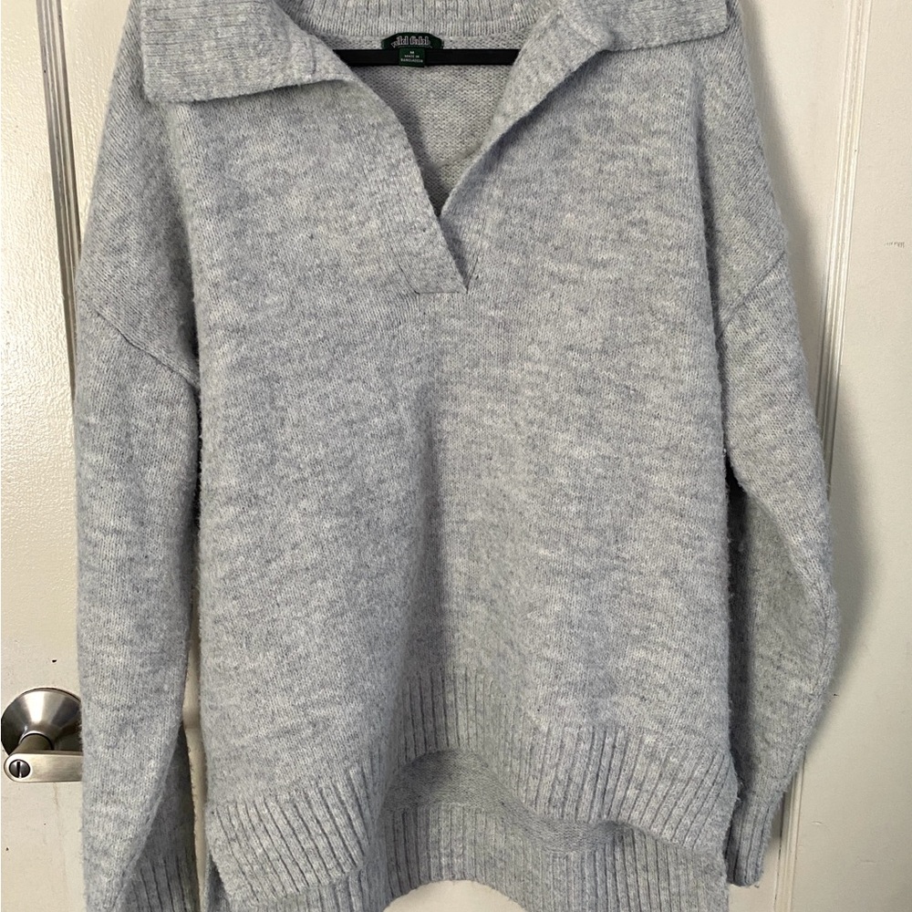 Wild Fable Light Gray V-Neck Sweater